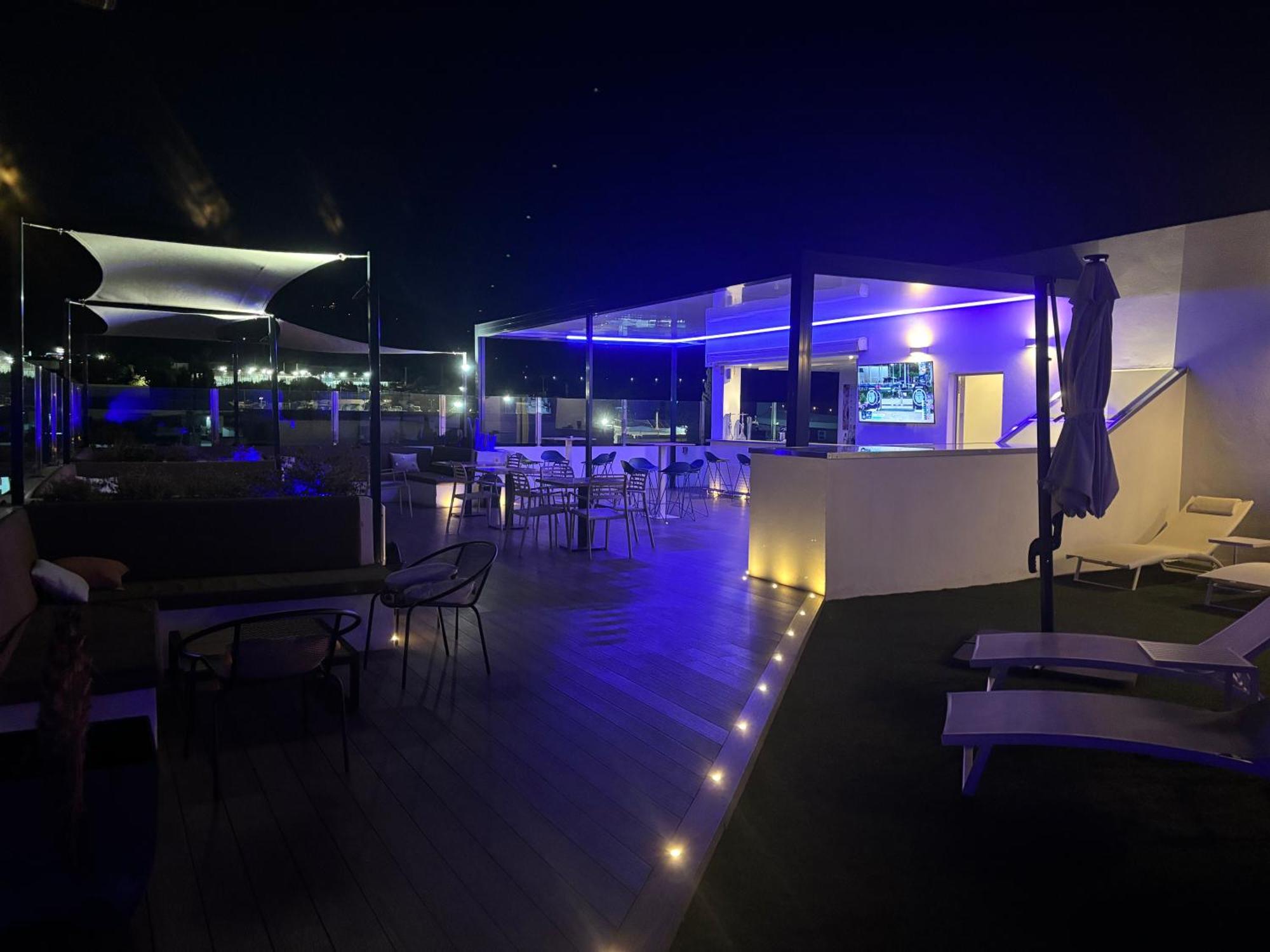 Daos Suites & Terrace Марбелья Экстерьер фото